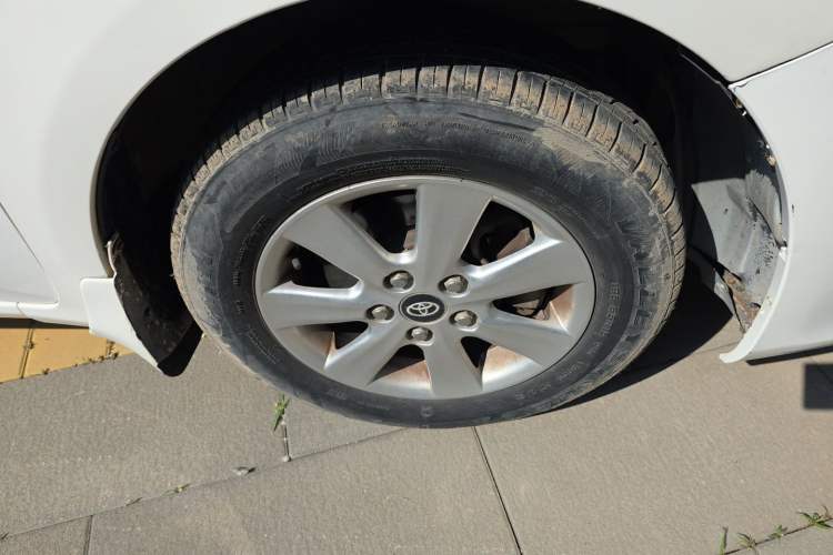 Used Toyota Corolla 2012 Luxurious Edition 1.6L Manual GL Right Front Wheel Hub