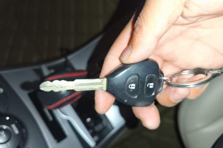 Used Toyota Corolla 2012 Luxurious Edition 1.8L CVT GL-i Vehicle Key