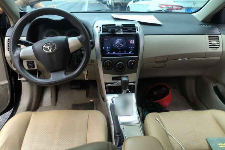 Used Toyota Corolla 2013 Special Edition 1.6L Automatic Cool GL Model Center Console