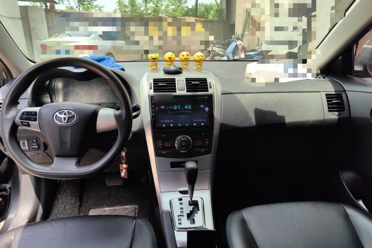 Used Toyota Corolla 2013 Special Edition 1.6L Automatic GL Cool Model Center Console