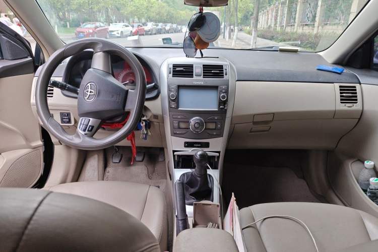 Used Toyota Corolla 2013 Special Edition 1.6L Manual – Cool GL Model Center Console