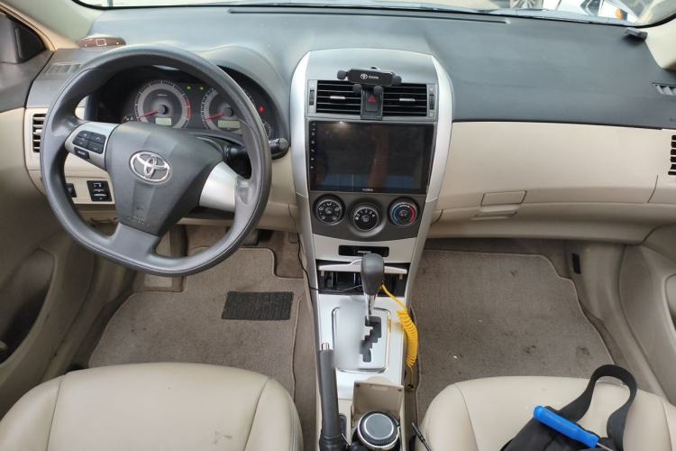 Used Toyota Corolla 2013 Special Edition 1.6L Automatic Cool GL Model Center Console