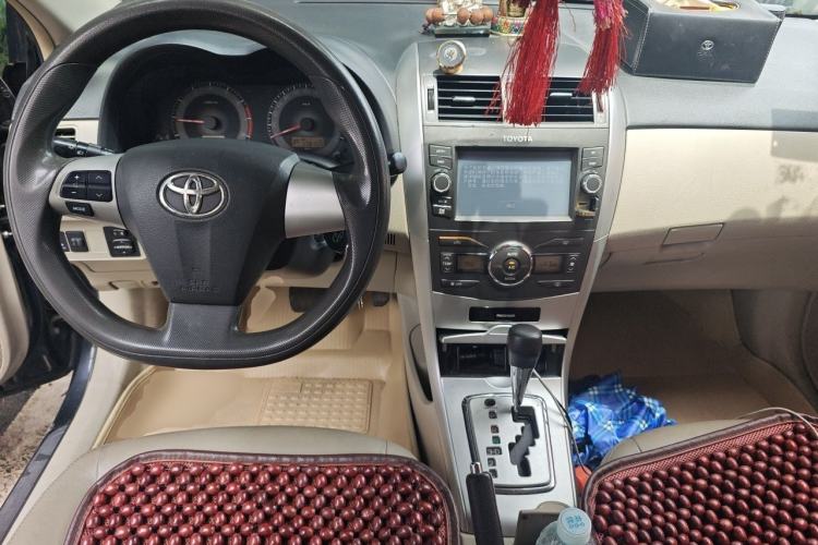 Used Toyota Corolla 2013 Special Edition 1.6L Automatic GL Cool Model Center Console