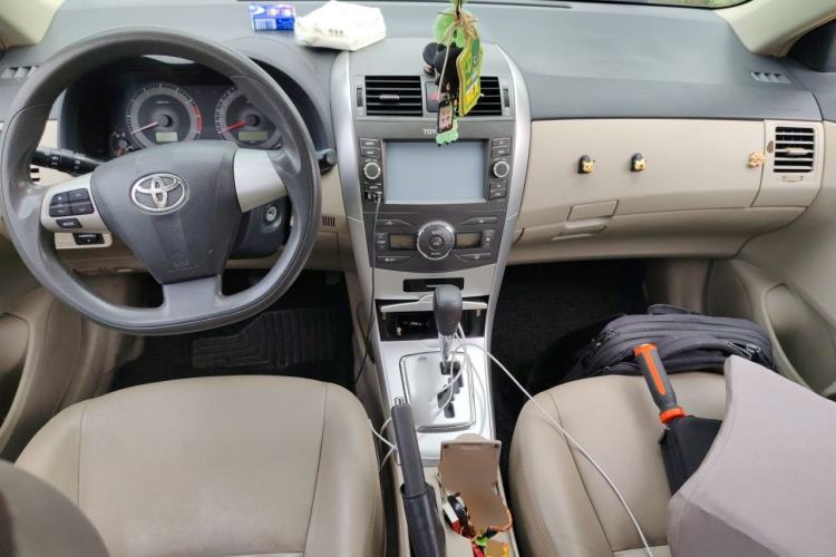 Used Toyota Corolla 2013 Special Edition 1.6L Automatic GL Cool Model Center Console