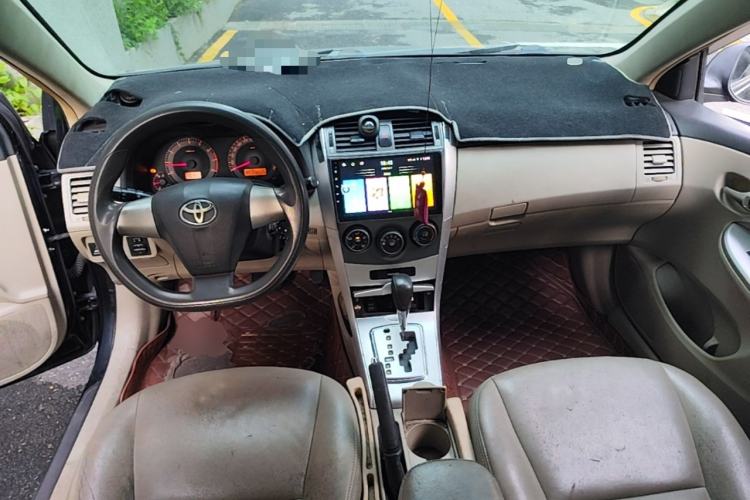 Used Toyota Corolla 2013 Special Edition 1.6L Automatic Cool GL Model Center Console