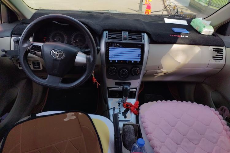 Used Toyota Corolla 2013 Special Edition 1.6L Automatic Cool GL Model Center Console