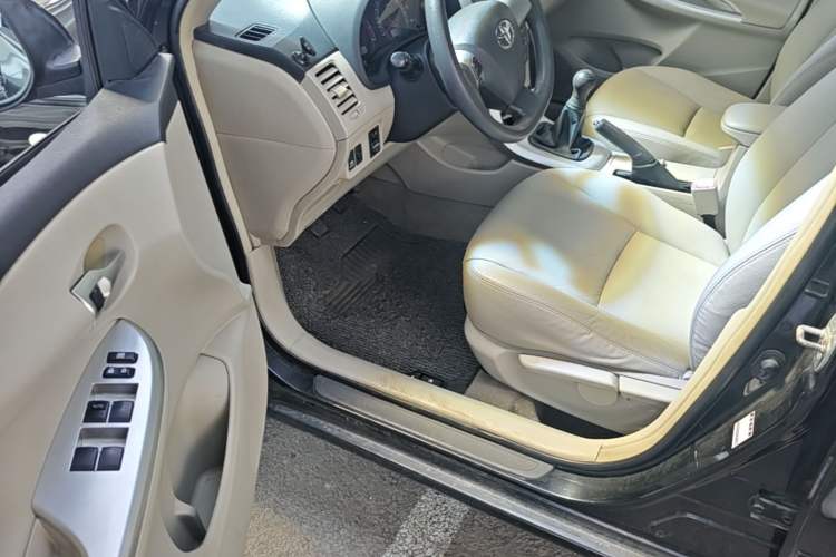 Used Toyota Corolla 2013 Special Edition 1.6L Manual – Cool GL Model Driver Seat