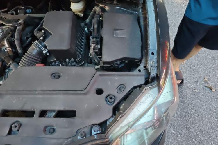 Used Toyota Corolla 2013 Special Edition 1.8L CVT ZhiKu GL-i Engine Bay Left