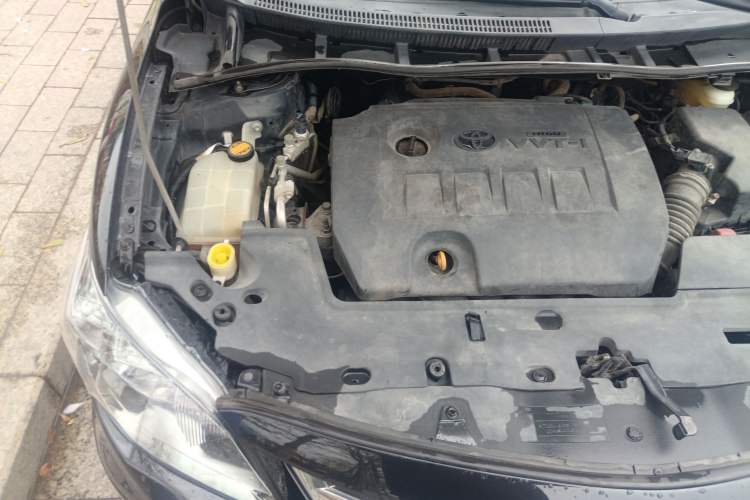 Used Toyota Corolla 2013 Special Edition 1.6L Manual – Cool GL Model Engine Bay Right
