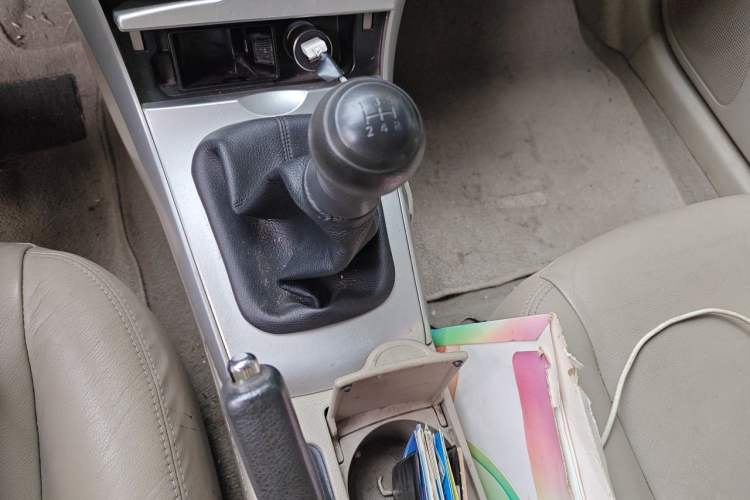 Used Toyota Corolla 2013 Special Edition 1.6L Manual – Cool GL Model Gear Lever