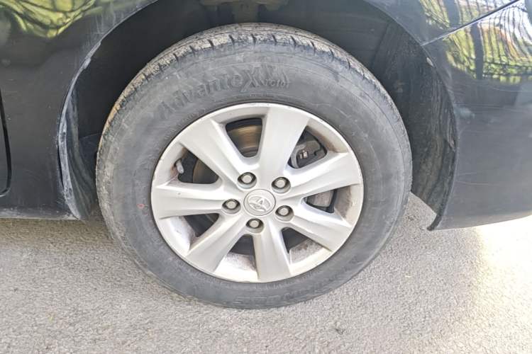 Used Toyota Corolla 2013 Special Edition 1.6L Manual – Cool GL Model Right Front Wheel Hub