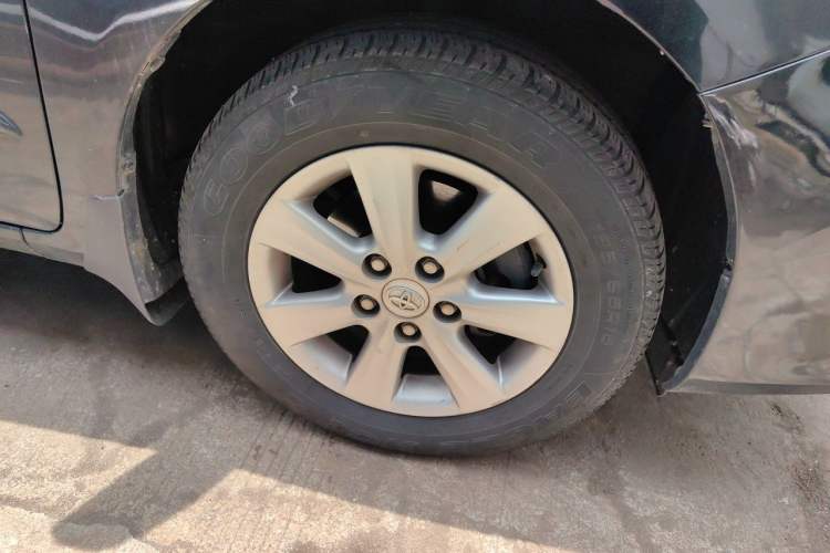 Used Toyota Corolla 2013 Special Edition 1.6L Automatic GL Cool Model Right Front Wheel Hub