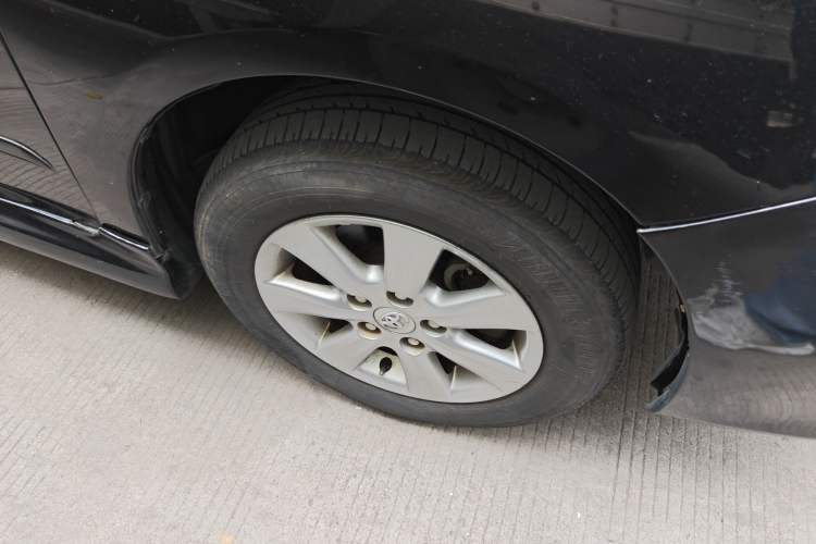 Used Toyota Corolla 2013 Special Edition 1.6L Automatic Cool GL Model Right Front Wheel Hub
