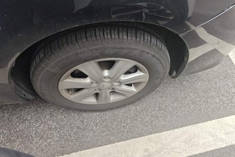 Used Toyota Corolla 2013 Special Edition 1.6L Automatic Cool GL Model Right Front Wheel Hub