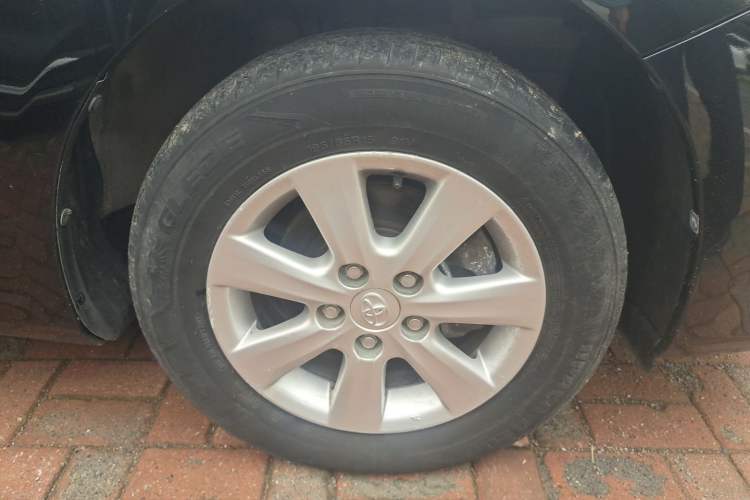 Used Toyota Corolla 2013 Special Edition 1.6L Manual Cool GL Model Right Front Wheel Hub