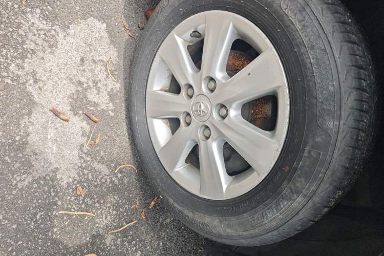 Used Toyota Corolla 2013 Special Edition 1.6L Automatic GL Cool Model Right Front Wheel Hub