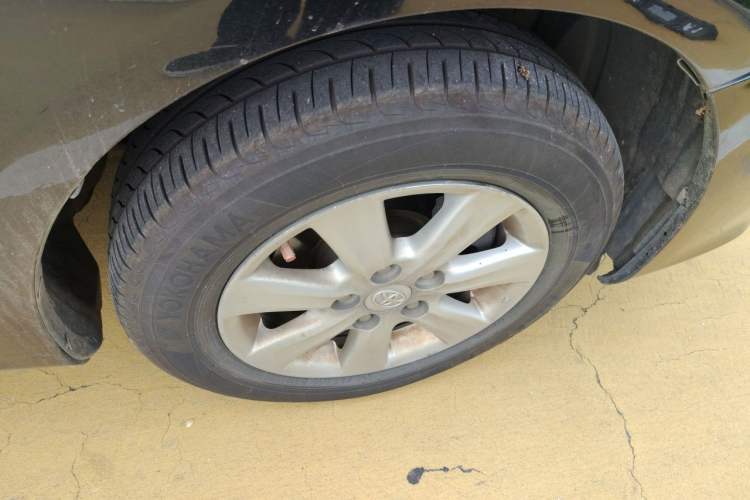 Used Toyota Corolla 2013 Special Edition 1.6L Automatic GL Cool Model Right Front Wheel Hub
