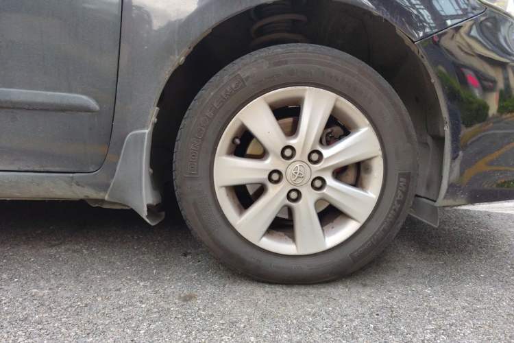 Used Toyota Corolla 2013 Special Edition 1.6L Automatic Cool GL Model Right Front Wheel Hub