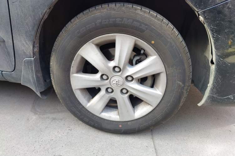 Used Toyota Corolla 2013 Special Edition 1.6L Automatic Cool GL Model Right Front Wheel Hub