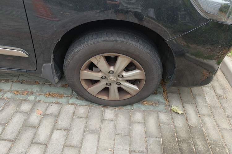 Used Toyota Corolla 2013 Special Edition 1.6L Manual Cool GL Model Right Front Wheel Hub