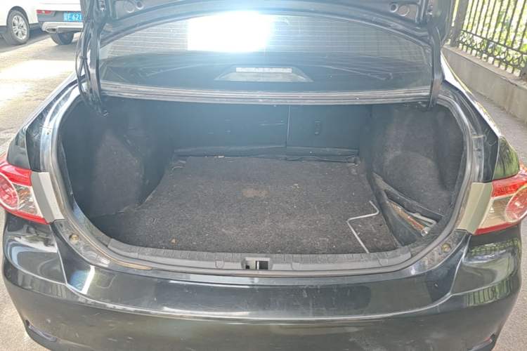 Used Toyota Corolla 2013 Special Edition 1.6L Manual – Cool GL Model Trunk