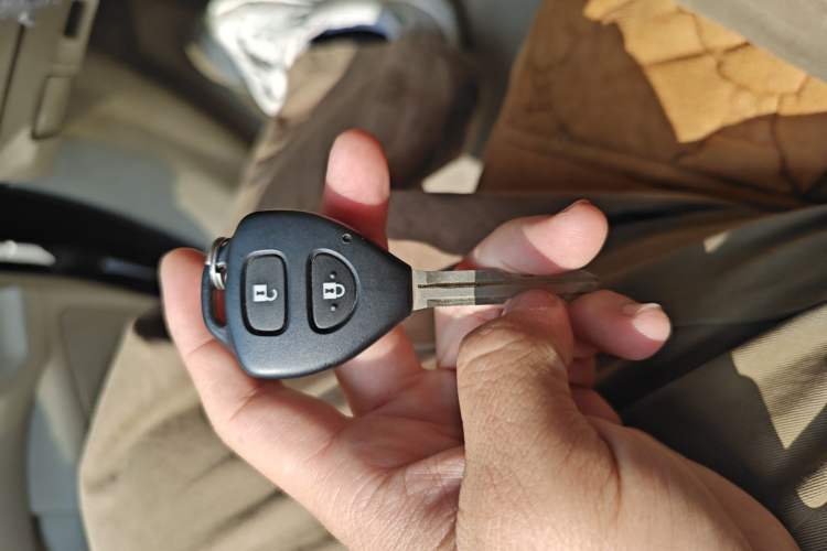 Used Toyota Corolla 2013 Special Edition 1.6L Manual – Cool GL Model Vehicle Key