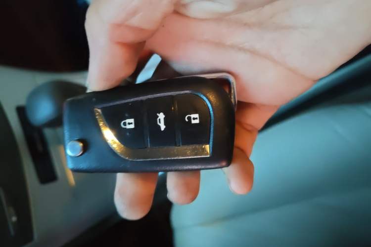 Used Toyota Corolla 2013 Special Edition 1.8L CVT ZhiKu GL-i Vehicle Key