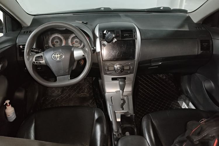 Used Toyota Corolla 2013 Special Edition 1.6L Automatic GL Cool Model Center Console