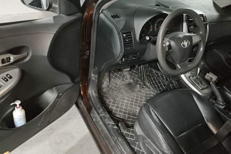 Used Toyota Corolla 2013 Special Edition 1.6L Automatic GL Cool Model Driver Seat