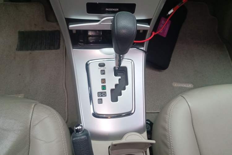 Used Toyota Corolla 2013 Special Edition 1.8L CVT ZhiKu GL-i Gear Lever