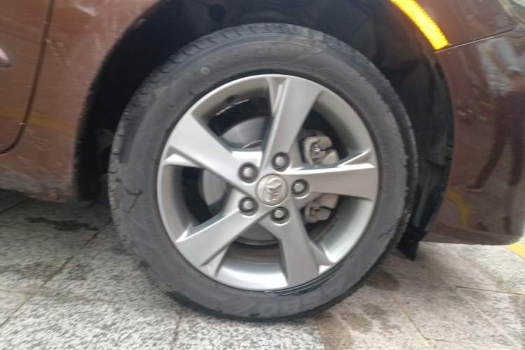 Used Toyota Corolla 2013 Special Edition 1.8L CVT ZhiKu GL-i Right Front Wheel Hub