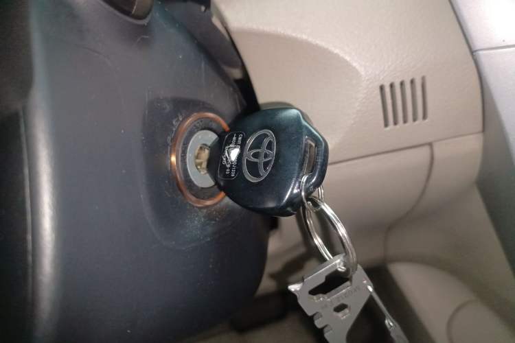 Used Toyota Corolla 2013 Special Edition 1.8L CVT ZhiKu GL-i Vehicle Key