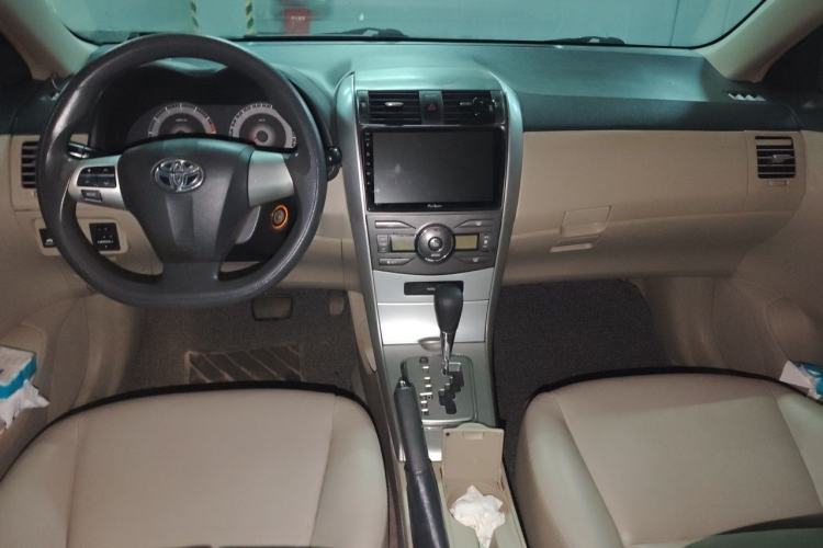 Used Toyota Corolla 2013 Special Edition 1.6L Automatic GL Cool Model Center Console