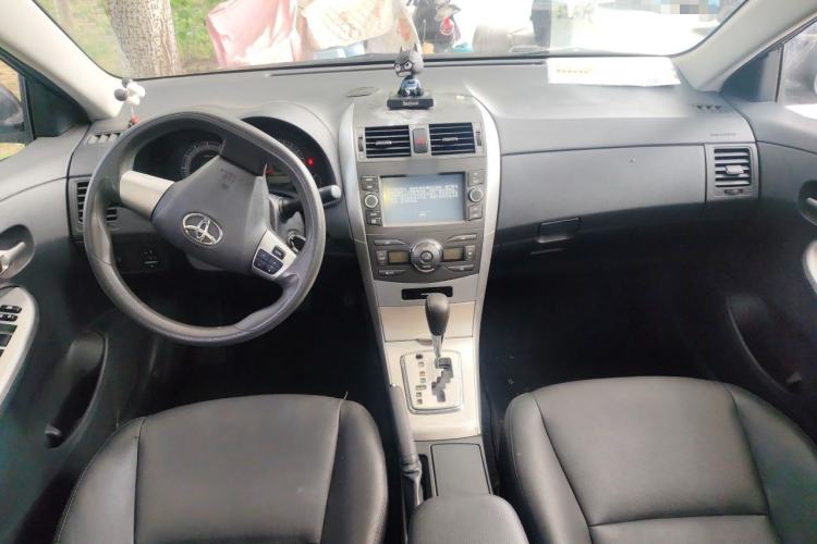 Used Toyota Corolla 2013 Special Edition 1.6L Automatic GL Cool Model Center Console