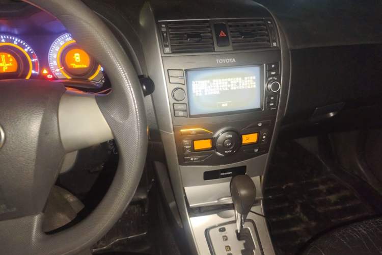 Used Toyota Corolla 2013 Special Edition 1.8L CVT ZhiKu GL-i Audio And AC Panel