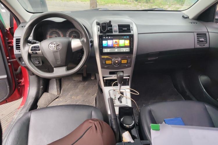 Used Toyota Corolla 2013 Special Edition 1.6L Automatic GL Cool Model Center Console
