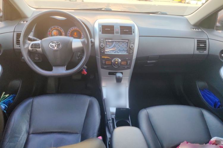Used Toyota Corolla 2013 Special Edition 1.8L CVT ZhiKu GL-i Center Console