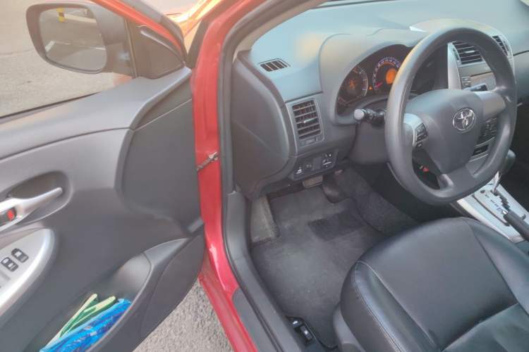 Used Toyota Corolla 2013 Special Edition 1.8L CVT ZhiKu GL-i Driver Seat