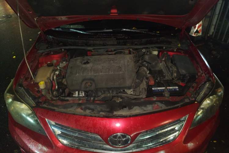 Used Toyota Corolla 2013 Special Edition 1.8L CVT ZhiKu GL-i Engine Bay