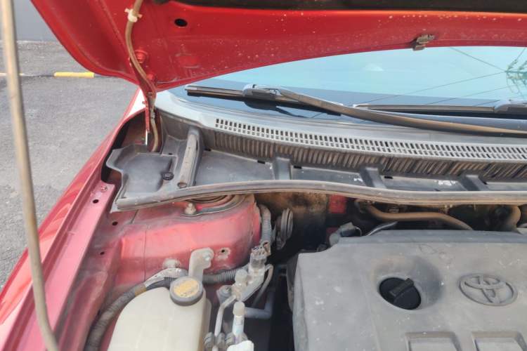 Used Toyota Corolla 2013 Special Edition 1.8L CVT ZhiKu GL-i Engine Bay Right