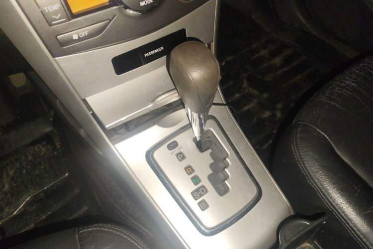 Used Toyota Corolla 2013 Special Edition 1.8L CVT ZhiKu GL-i Gear Lever