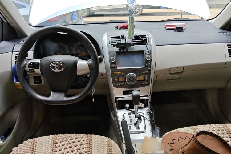 Used Toyota Corolla 2013 Special Edition 1.6L Automatic GL Cool Model Center Console
