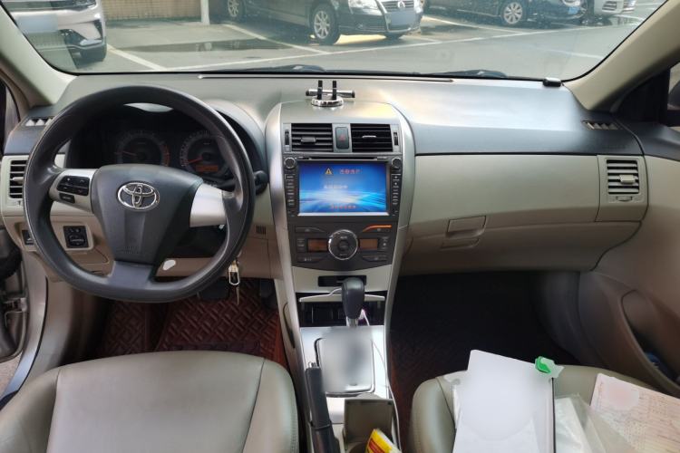 Used Toyota Corolla 2013 Special Edition 1.6L Automatic GL Cool Model Center Console