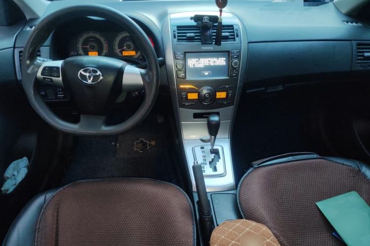 Used Toyota Corolla 2013 Special Edition 1.6L Automatic GL Cool Model Center Console