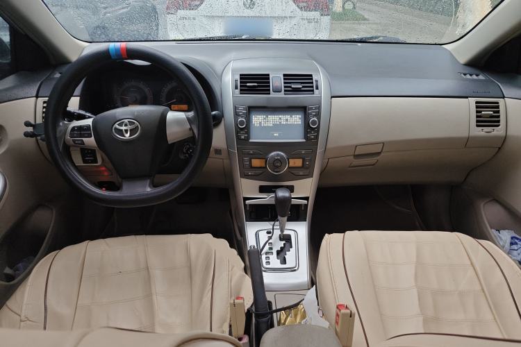 Used Toyota Corolla 2013 Special Edition 1.6L Automatic GL Cool Model Center Console