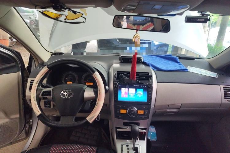 Used Toyota Corolla 2013 Special Edition 1.6L Automatic GL Cool Model Center Console