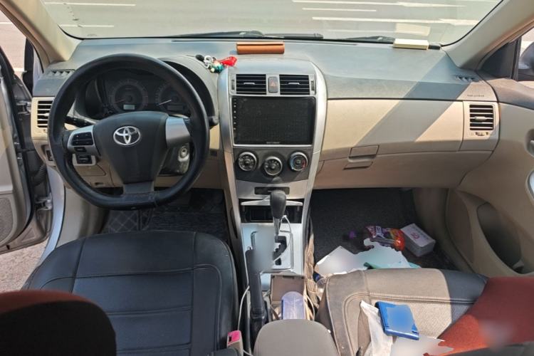 Used Toyota Corolla 2013 Special Edition 1.6L Automatic Cool GL Model Center Console