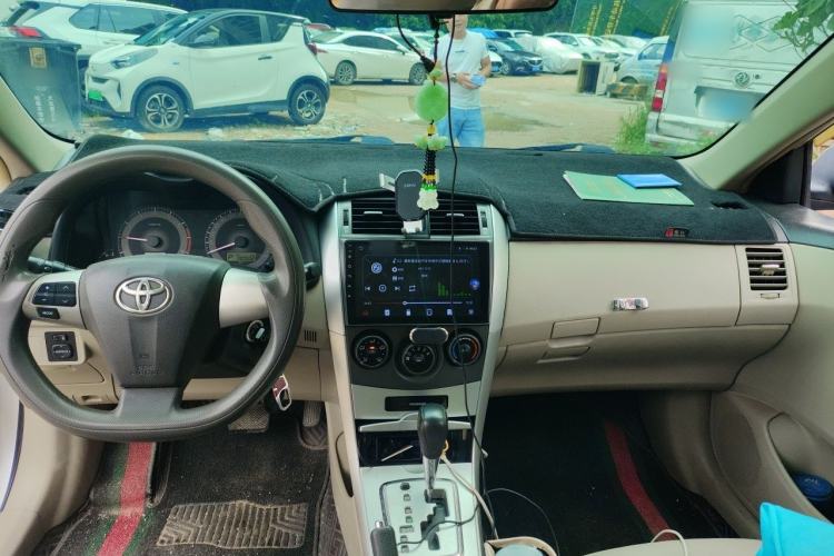 Used Toyota Corolla 2013 Special Edition 1.6L Automatic Cool GL Model Center Console
