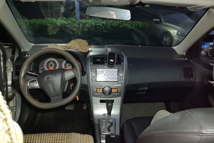 Used Toyota Corolla 2013 Special Edition 1.6L Automatic GL Cool Model Center Console