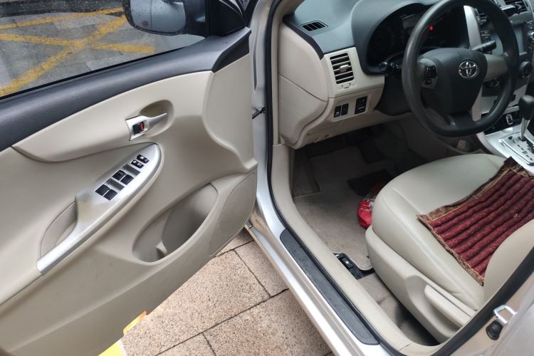 Used Toyota Corolla 2013 Special Edition 1.6L Automatic Cool GL Model Driver Seat